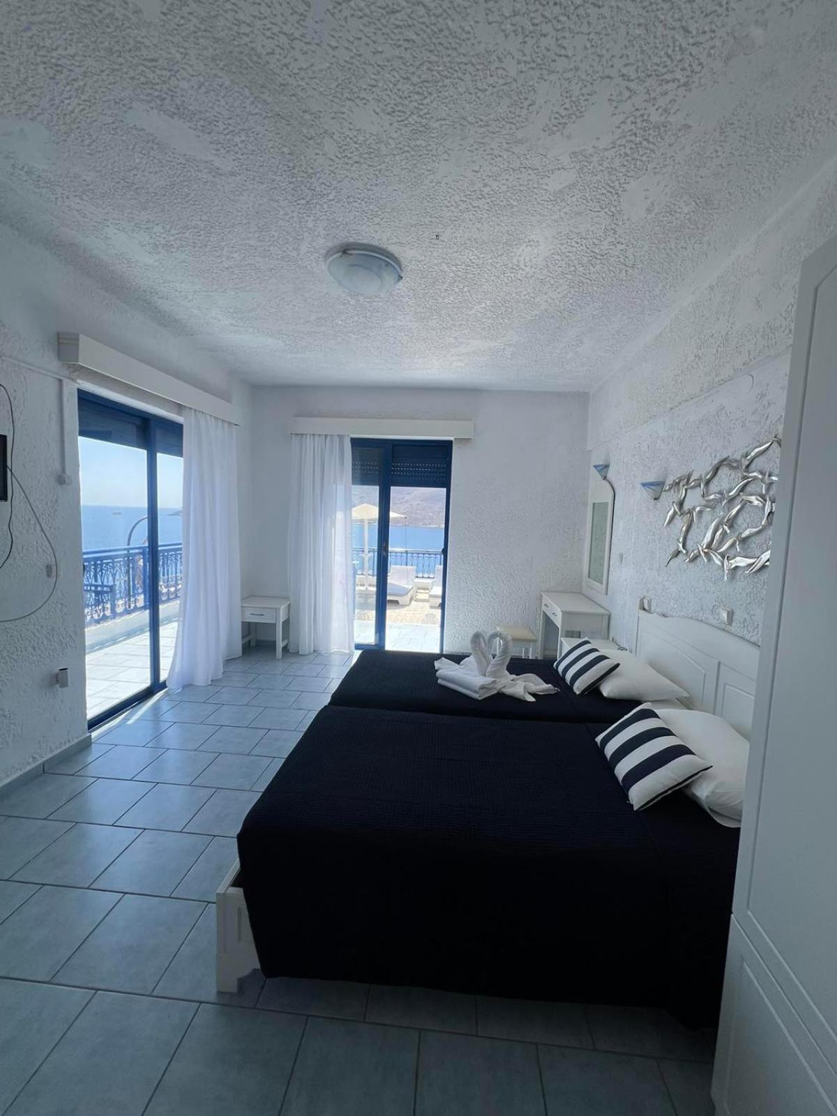 Marinas Studios Livadia  Zimmer foto